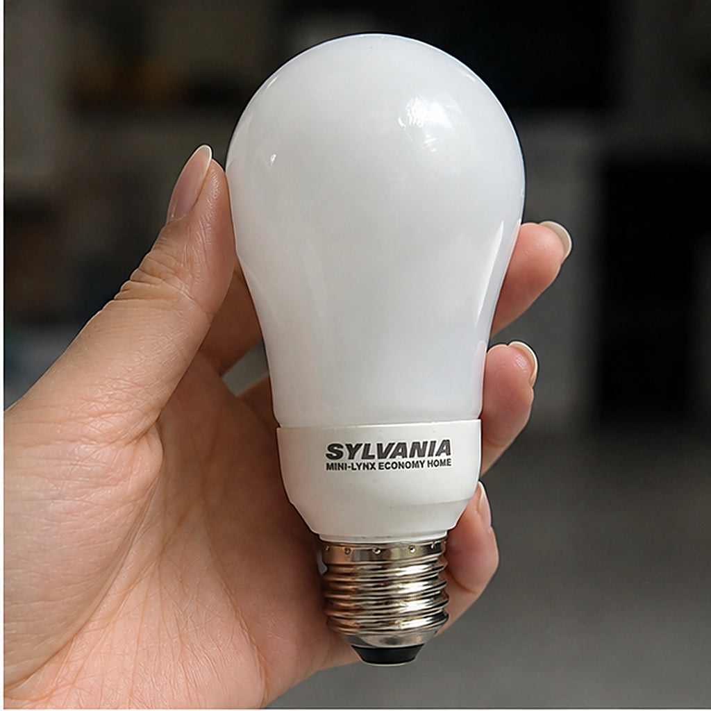 عبوة من 3 مصابيح SYLVANIA 15 واط موفّرة للطاقة – قاعدة E27 – 800 لومن